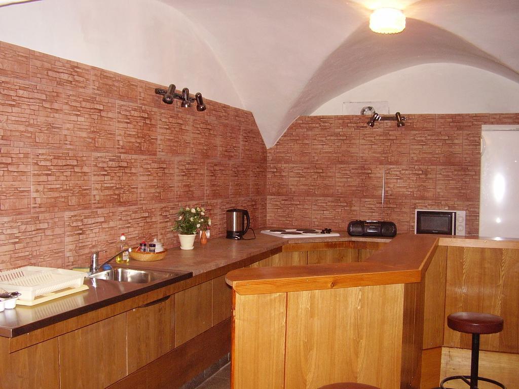 White House Puhkemaja Hostel Uulu ภายนอก รูปภาพ